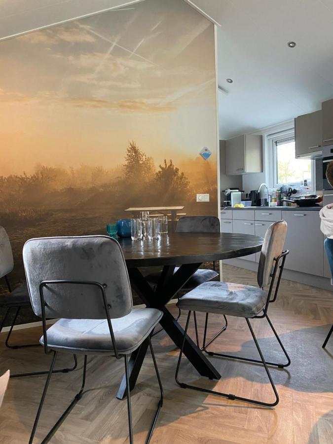 Luxe En Gezellig Chalet Aan Veluwemeer 4 Pers Hulshorst Zewnętrze zdjęcie