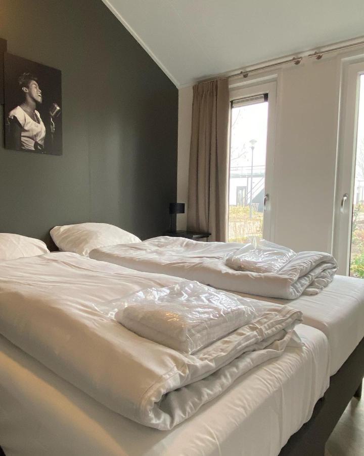 Luxe En Gezellig Chalet Aan Veluwemeer 4 Pers Hulshorst Zewnętrze zdjęcie
