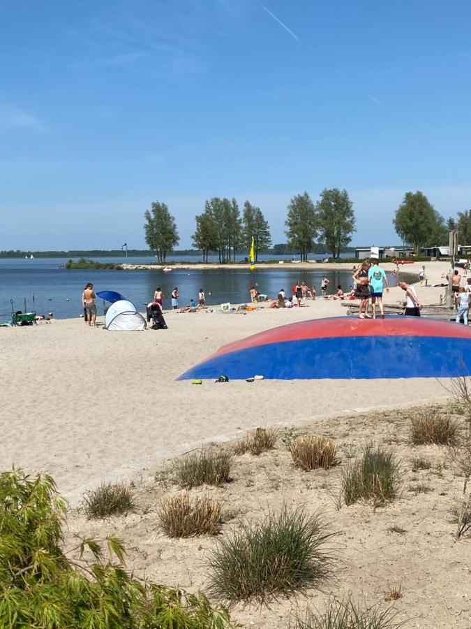 Luxe En Gezellig Chalet Aan Veluwemeer 4 Pers Hulshorst Zewnętrze zdjęcie